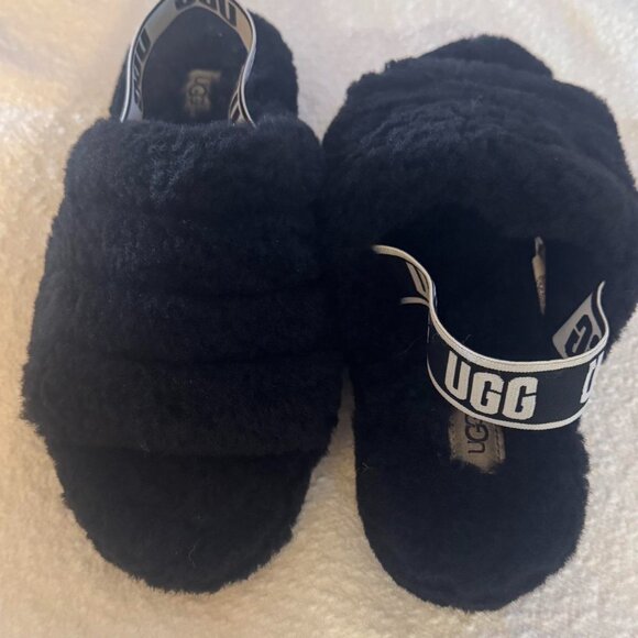 UGG Slippers Size 10 - Picture 3 of 3